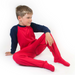 特別なニーズのある子供用と年配の子供用の赤いパジャマをご覧ください。